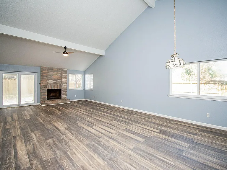 16419 N Bend Dr — Photo 4