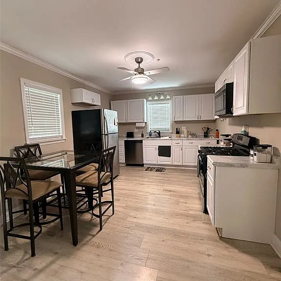 9914 Clyde Ave — Photo 10