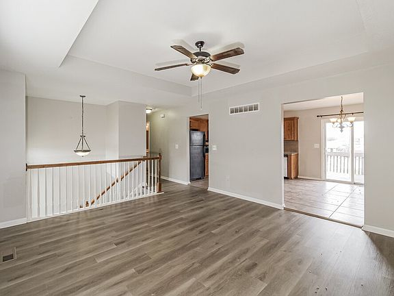 4th image of 708 Fall Creek Cir
