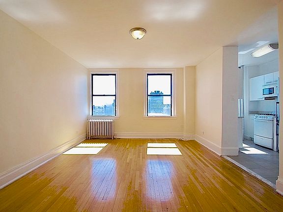 2nd image of 629 W 173rd St #G12