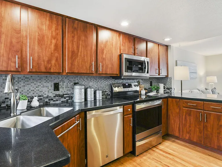 11302 SE 65th St — Photo 12