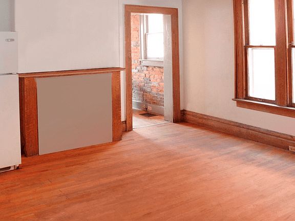 2nd image of 119 E 13th Ave