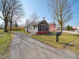 151 N Lakeview Blvd, Manitou Beach, MI 49253