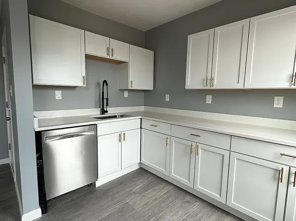 42 Merrifield St #3, Worcester, MA 01605