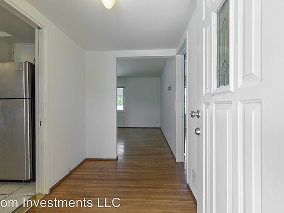 3rd image of 105 N Armel Dr