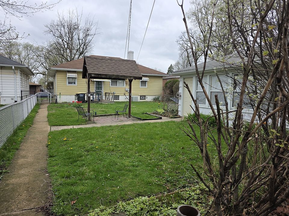 2nd image of 18449 Ridgewood Ave