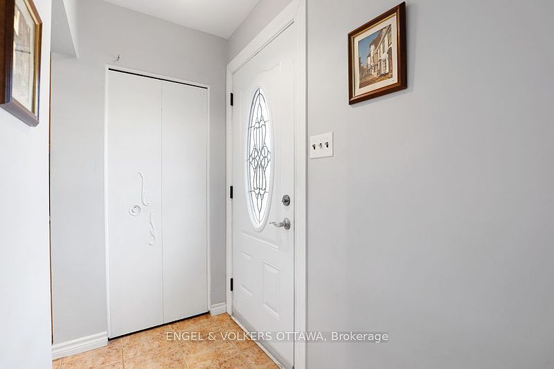 Ottawa House for rent - 3 Bedrooms — photo 2