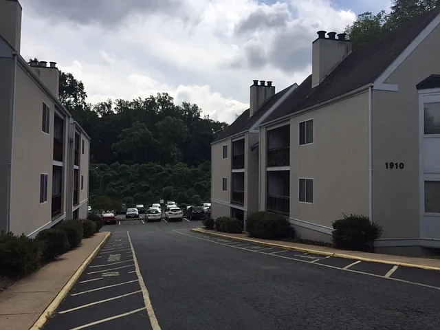 3 bed, 1070 sqft, $2,995 — Photo 4