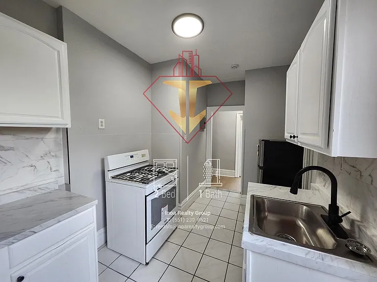 240-242 Claremont Ave #23 — Photo 3