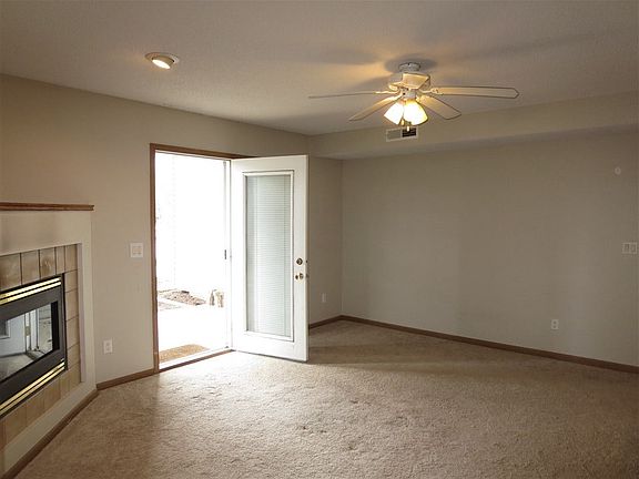 4th image of 580 Augusta Cir Unit 2