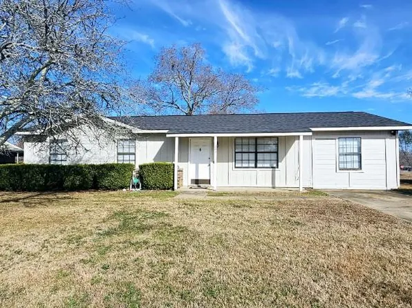202 Begonia Dr, Taylor, AL 36301