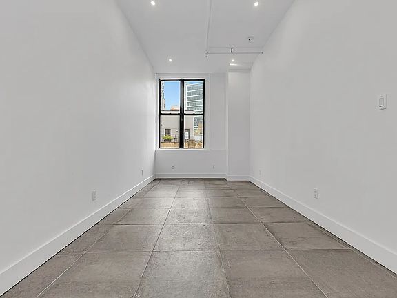 4th image of 81 Willoughby St #408