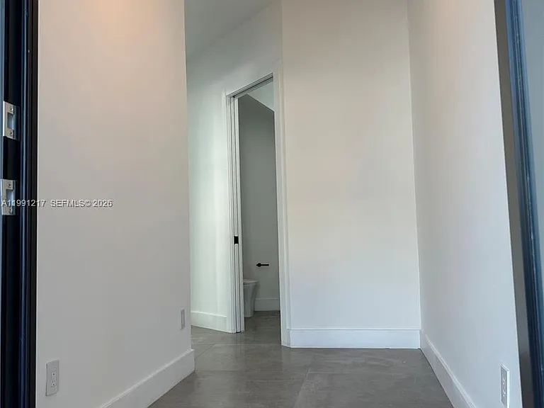 4625 SW 32nd Ave #1C — Photo 5