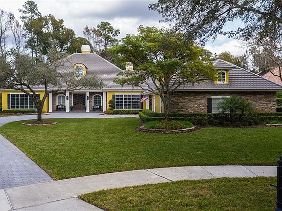 3rd image of 1900 Oakbrook Dr