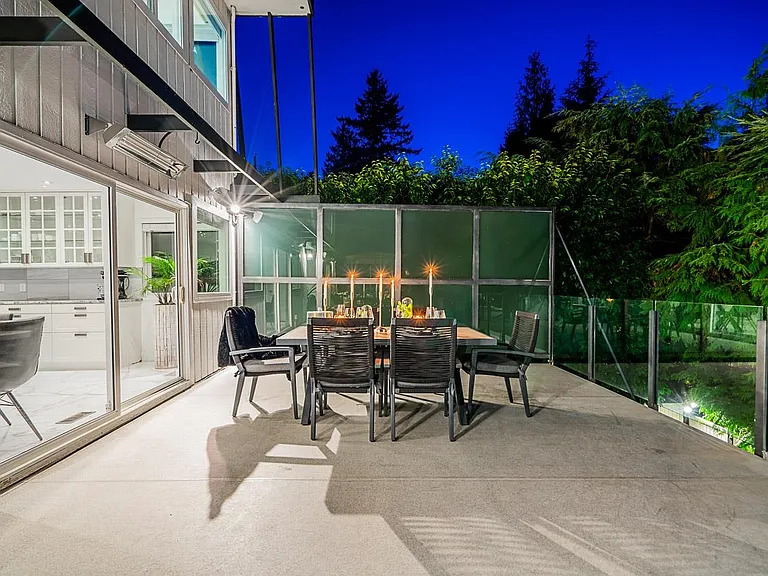 6446 Marine Dr — Photo 31