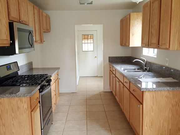 5th image of 20703 Thornlake Ave