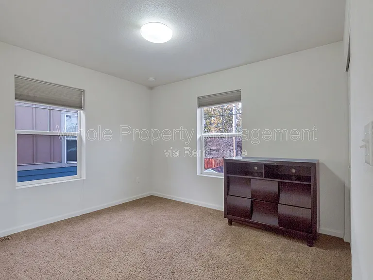 1577 Chase St — Photo 15