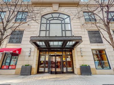10 E Delaware Pl APT 9D, Chicago, IL, 60611