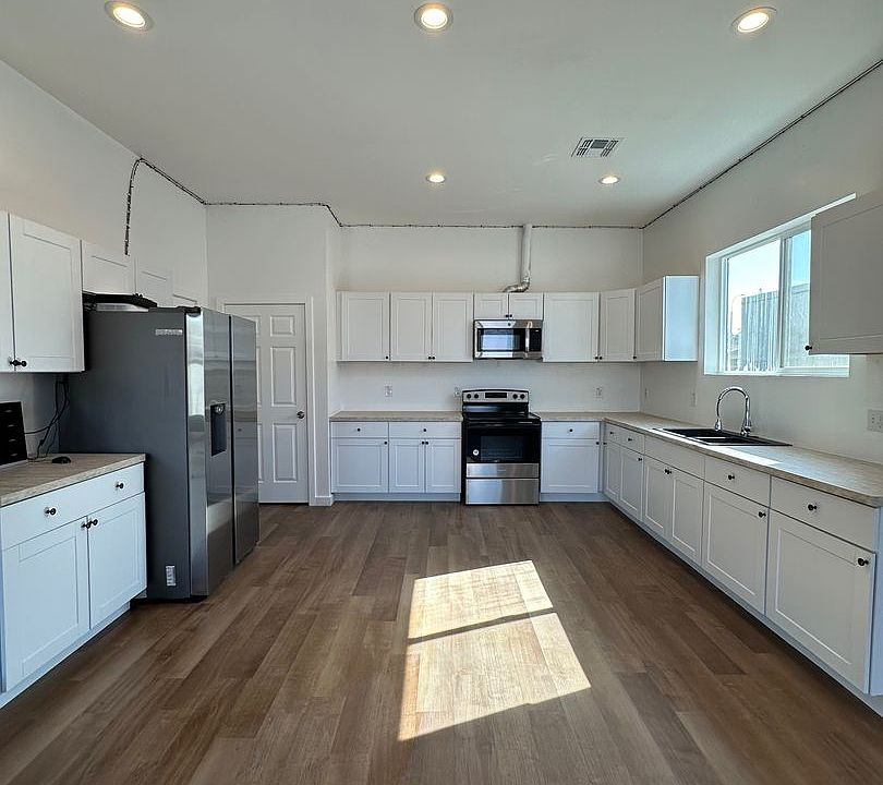 1st image of 5022 S 35th Ave #2
