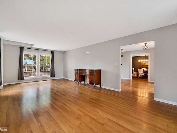 5th image of 1514 S Fernandez Ave