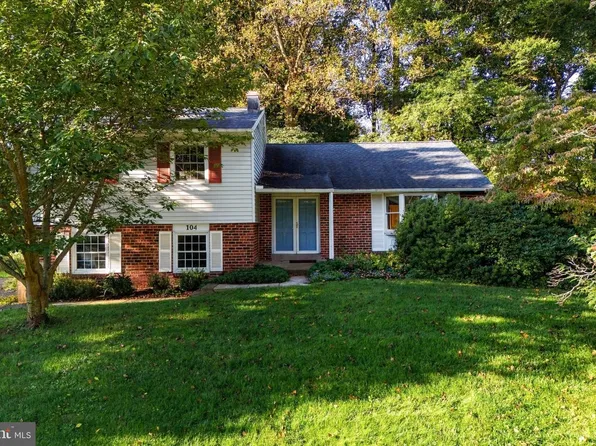 104 Clarrige Dr, Willow Grove, PA 19090