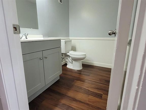 3rd image of 6033 Village Cir #Ge