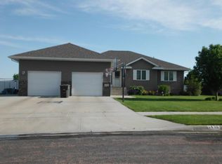 1436 Sawgrass Ave, Mitchell, SD 57301