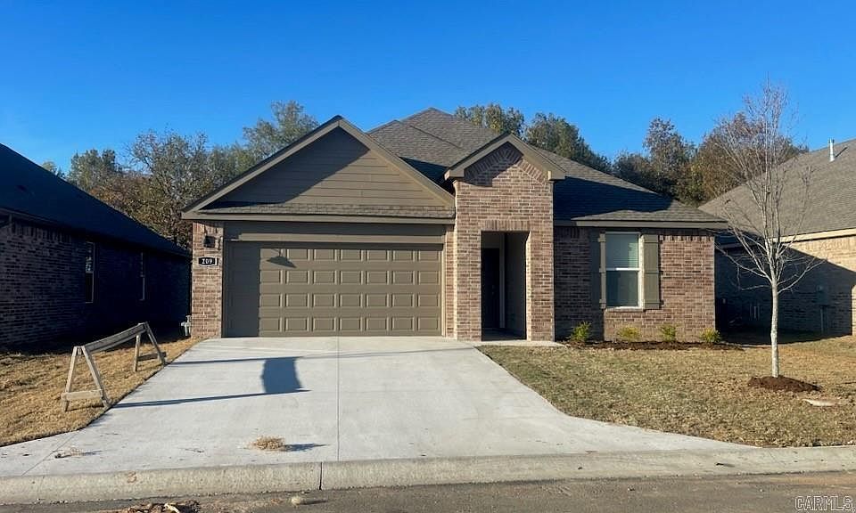 1st image of 209 Lainey Dr