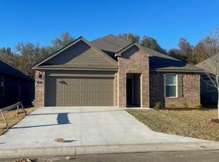 209 Lainey Dr, Maumelle, AR 72113