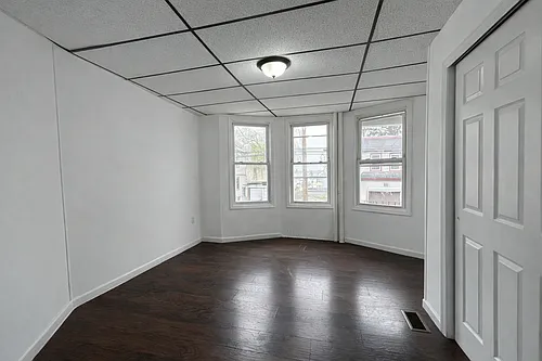 524 Grove Street Photo 1