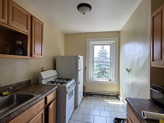 2nd image of 701 Howard Ave #4B