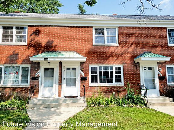 2nd image of 906 N Prairie Ave