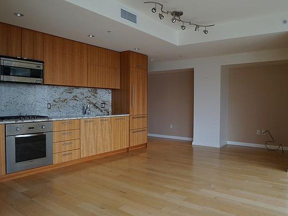 2nd image of 10700 NE 4th St Unit 1008