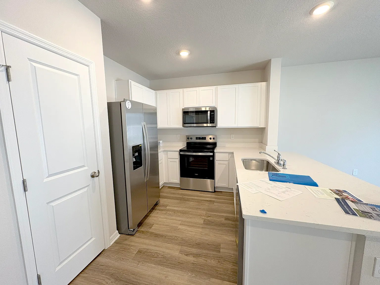 3 bed, 1464 sqft, $2,100 — Photo 4
