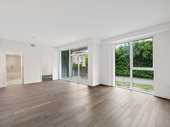 4th image of 2888 Arbutus St #203