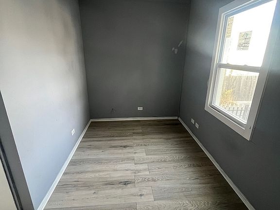 3rd image of 5115 S California Ave