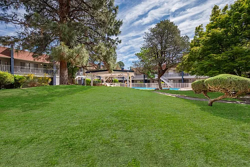 Monterey Manor Apartments Photo 1