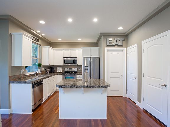 5th image of 1112 NW 61st Cir