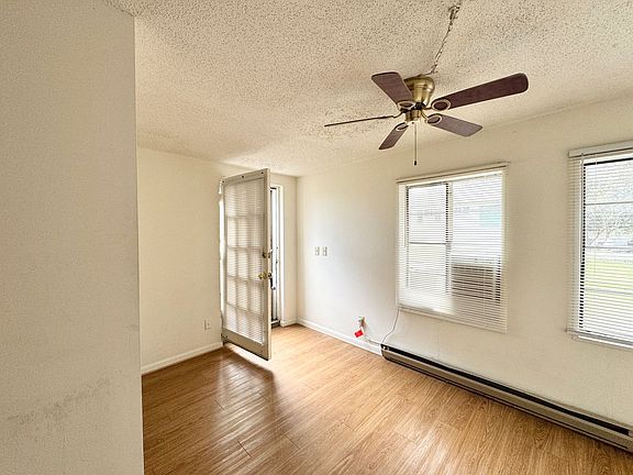 3rd image of 667 Chestnut St APT 5