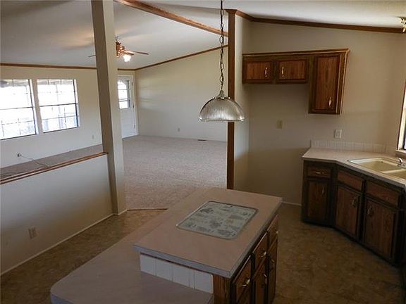 3rd image of 110 Mesquite Dr