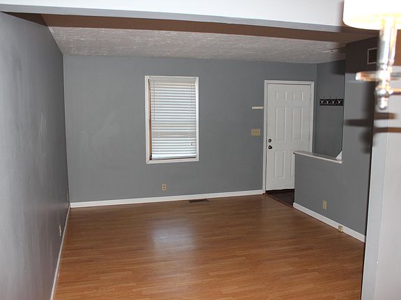 3rd image of 443 Silverlake St