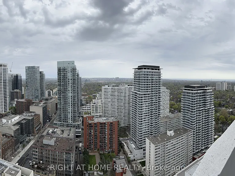 2221 Yonge St #3102 — Photo 24