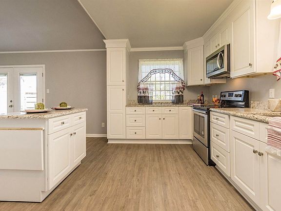 2nd image of 3205 Karen Dr