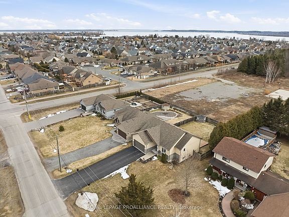 5th image of 305 Raglan St