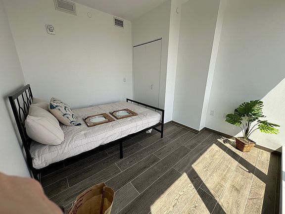 2nd image of 50-54 Sussex Ave #1406