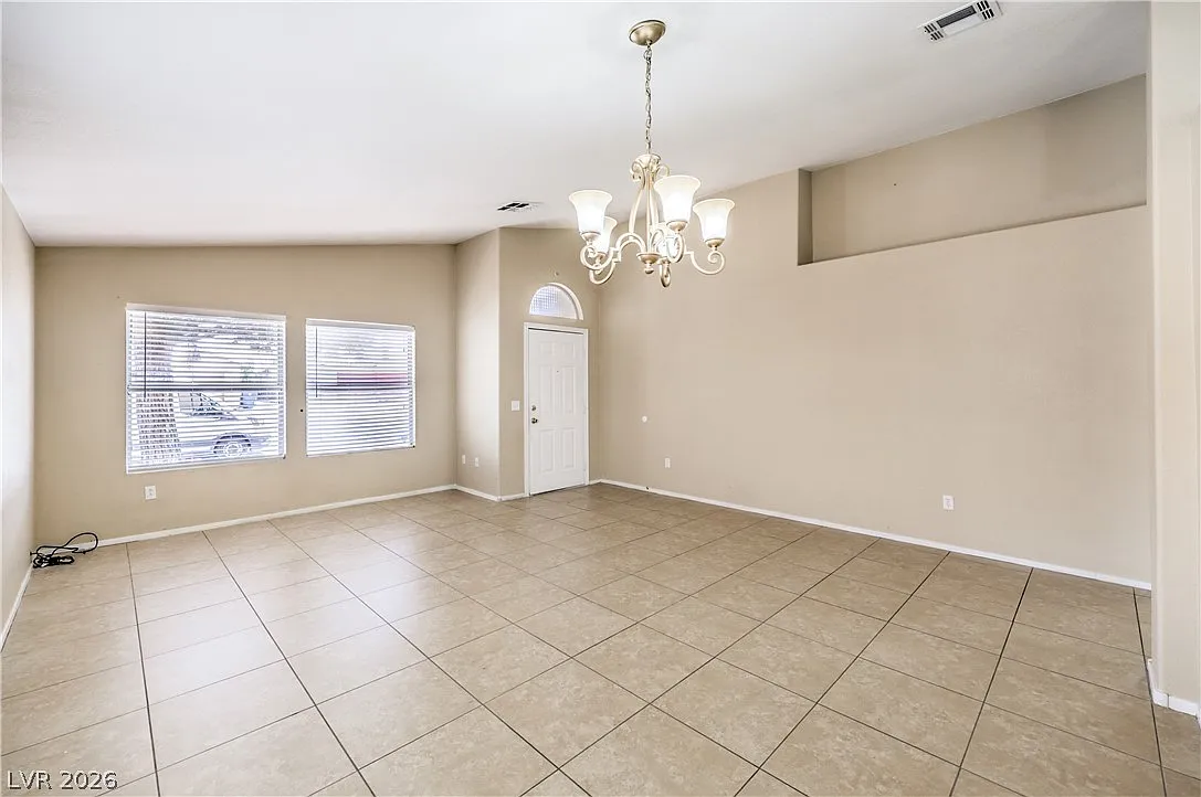 3 bed, 2.0 bath, 1595 sqft, $1,990 — Photo 4