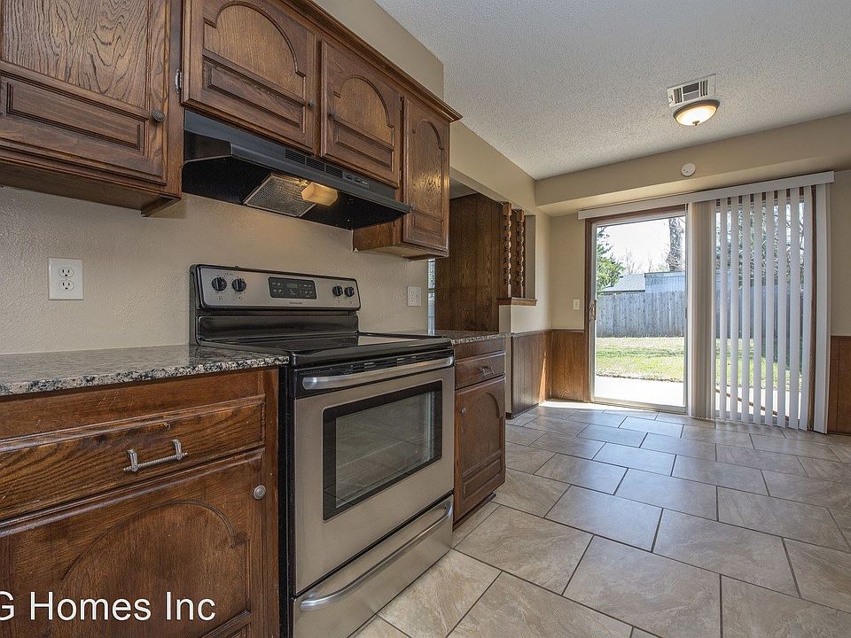 1st image of 116 E Cypress Ave