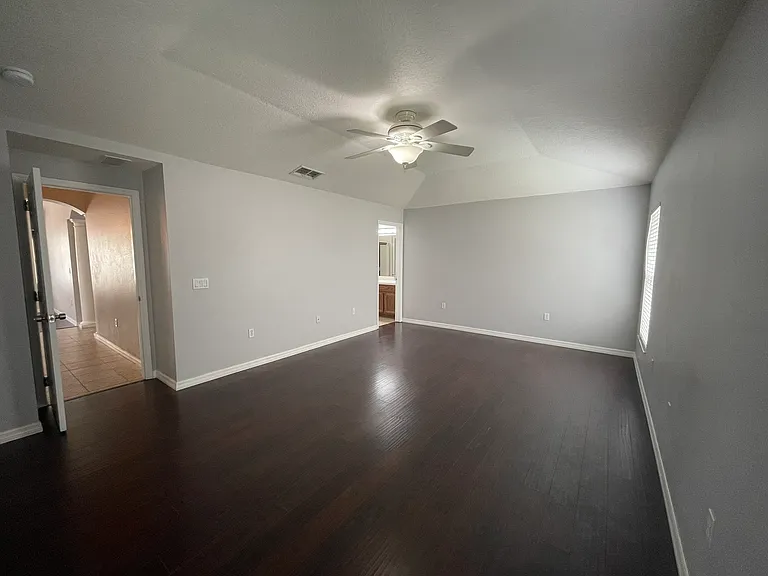 13826 Mirror Lake Dr — Photo 10