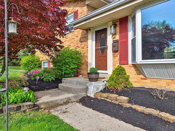3rd image of 5060 Grossepointe Ln