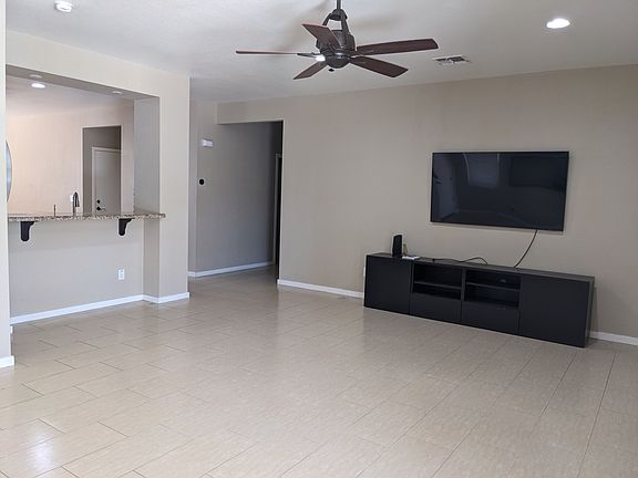 3rd image of 283 E Jade Dr